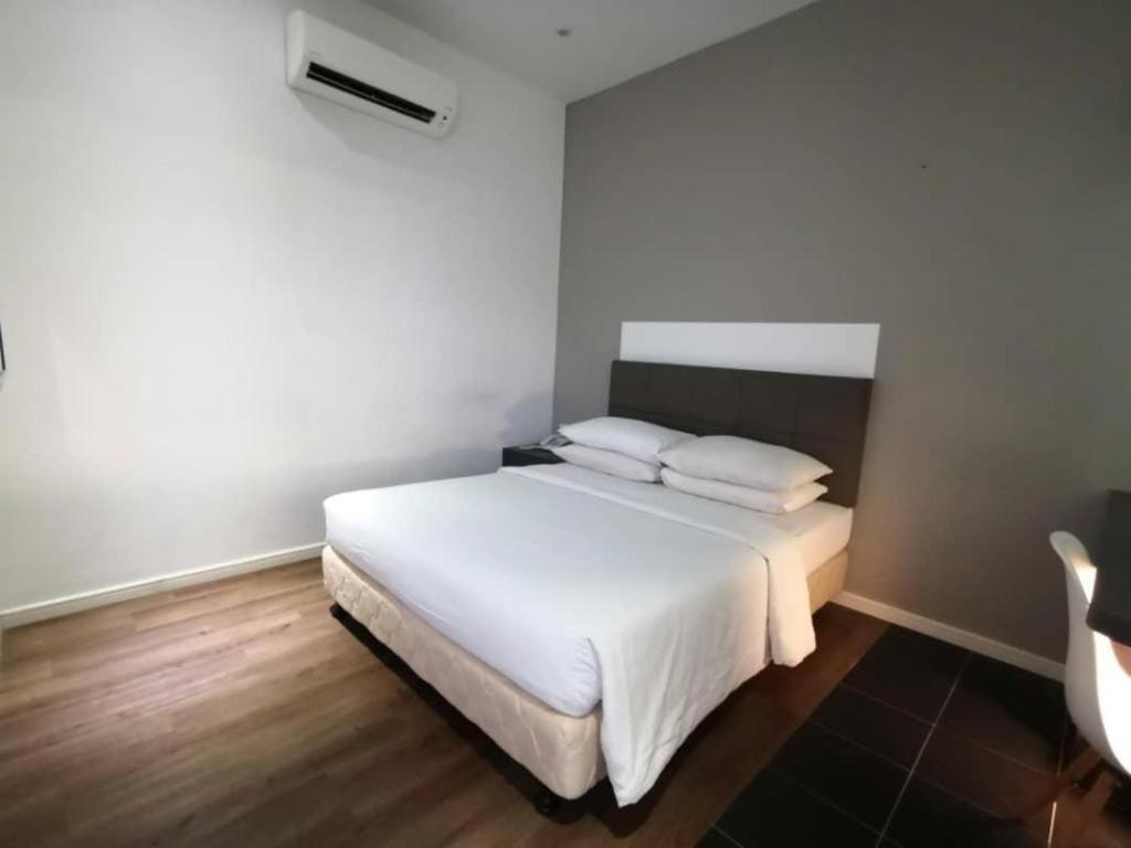 The Ardens Hotel - Austin Johor Bahru Exterior photo